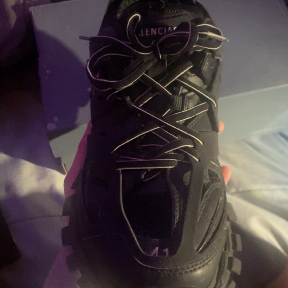 Selling these balenciaga good condition worn twice - Picture 6 of 6